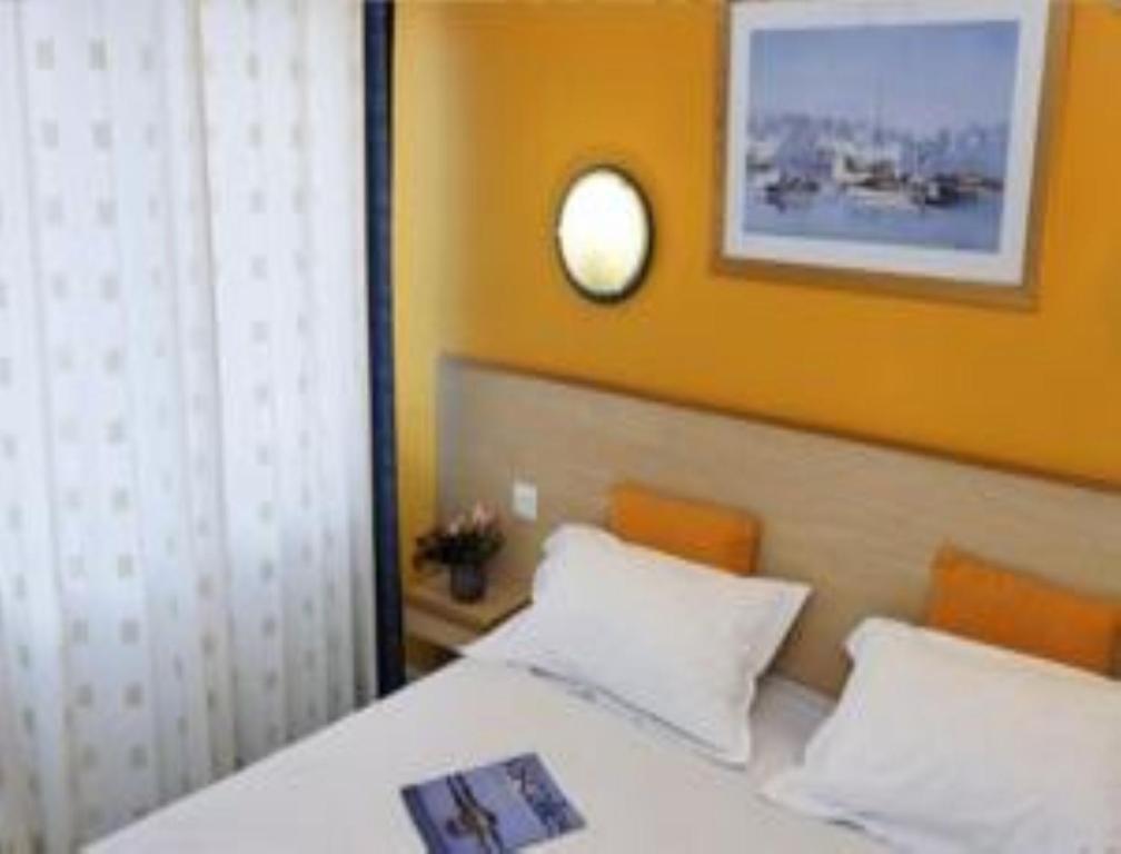 Hotel Central Lorient Rum bild